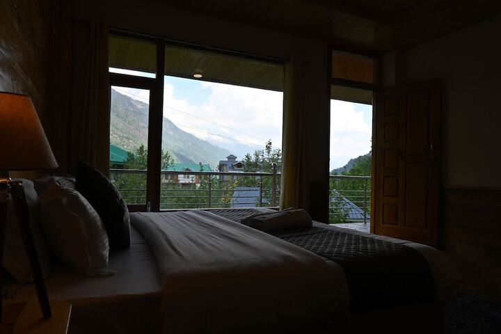 Room 7 of 38