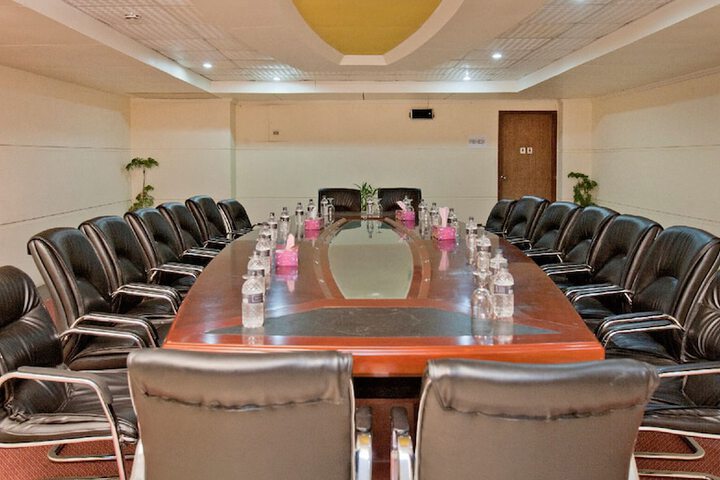 Business Center 24 of 28