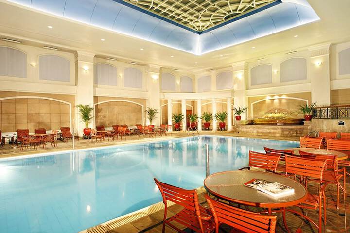 Pool 95 of 175