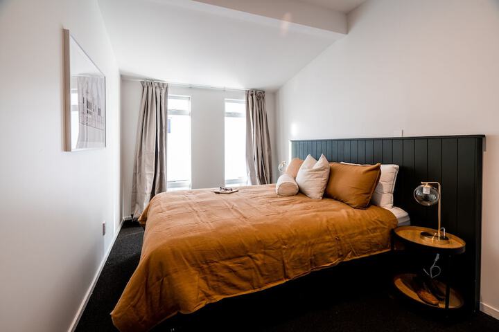 Room 32 of 63