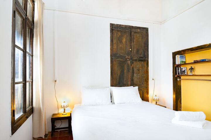 Room 25 of 87