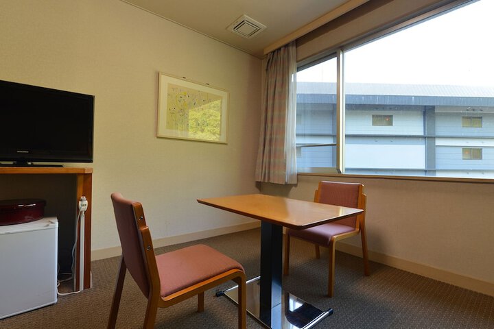 Room 14 of 66