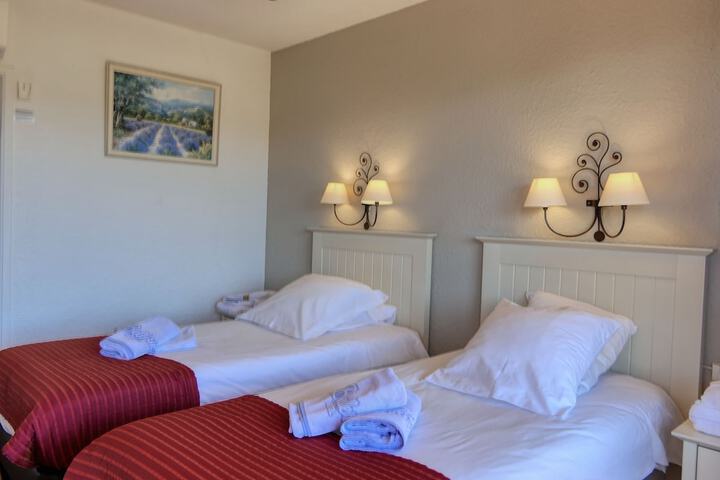 Room 14 of 52