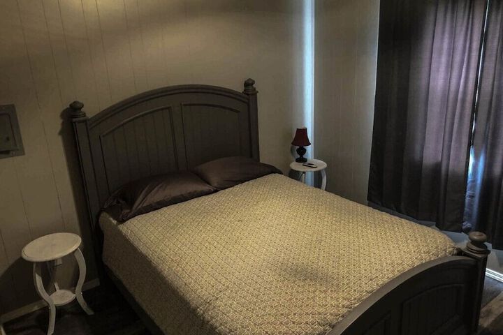 Room 25 of 917