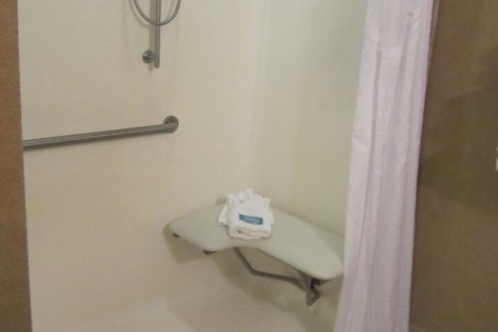 2 Queen Suite (4 of 21)