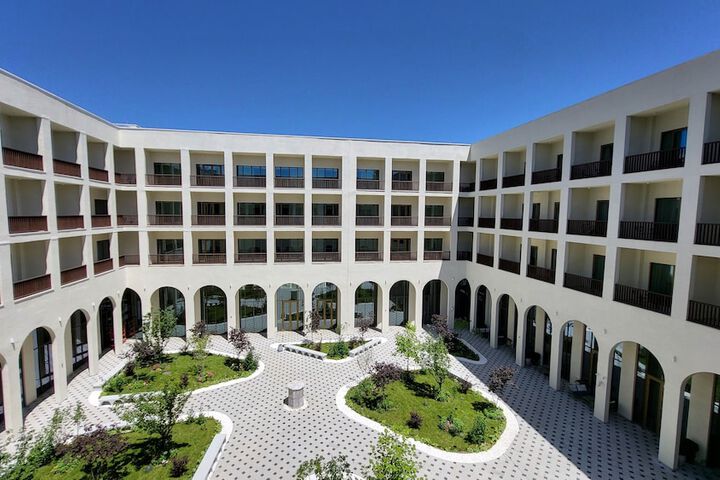 Hotel Exterior 95 of 95