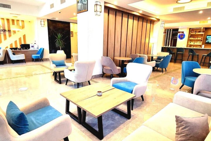Lounge 54 of 60