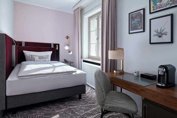 Room 15 of 64