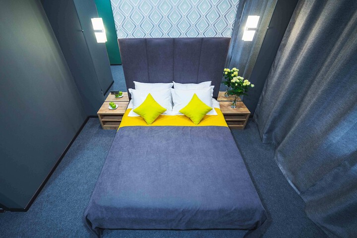 Room 14 of 65