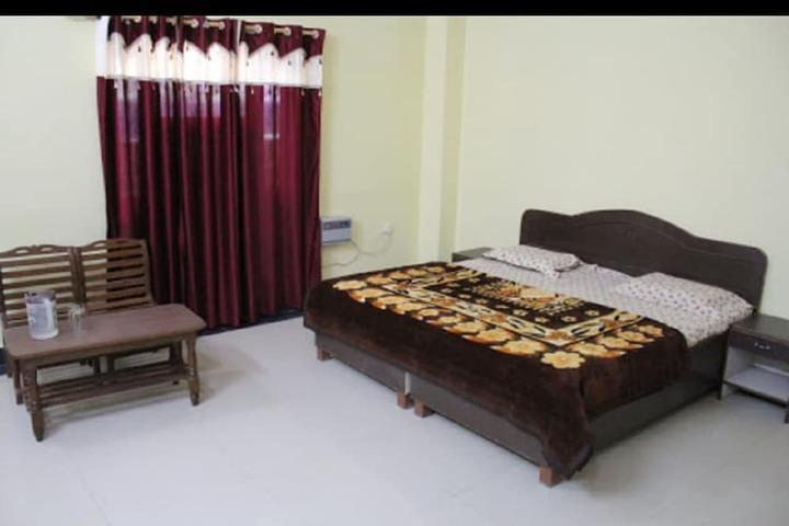 Room 7 of 16