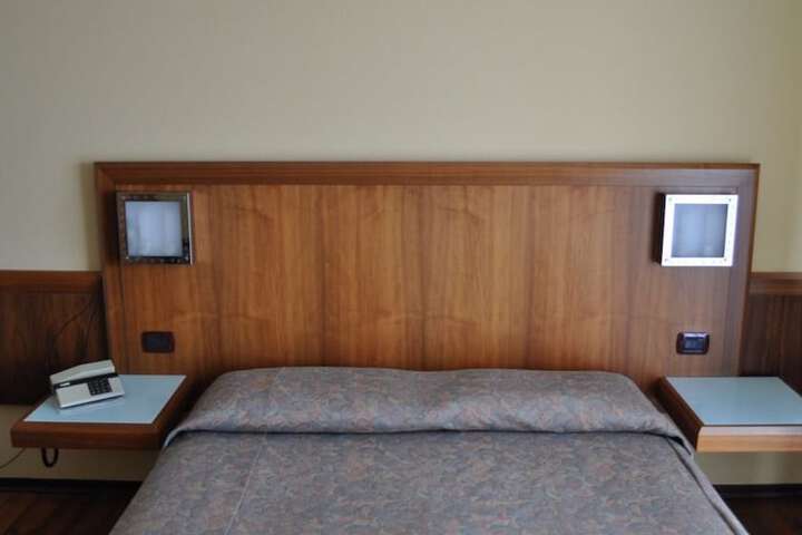Room 26 of 69