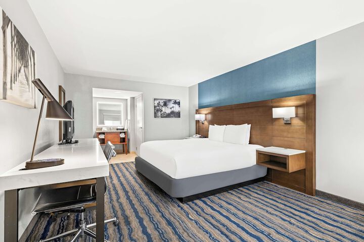 1 King Bed (12 of 12)