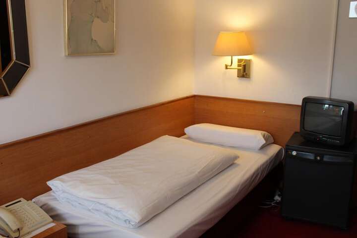 Room 21 of 54