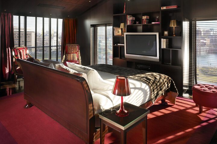 Room 27 of 116