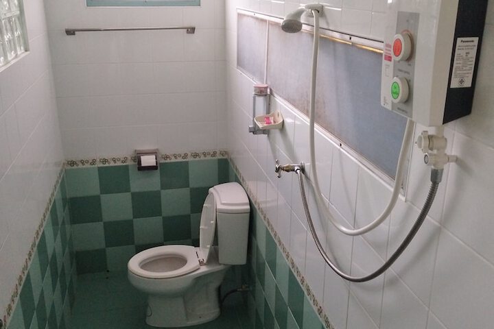 Room 9 of 15