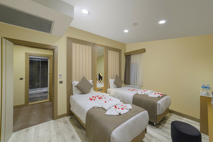 Room 10 of 43
