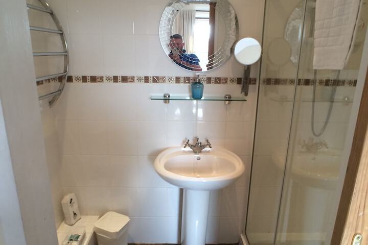Room 15 of 37