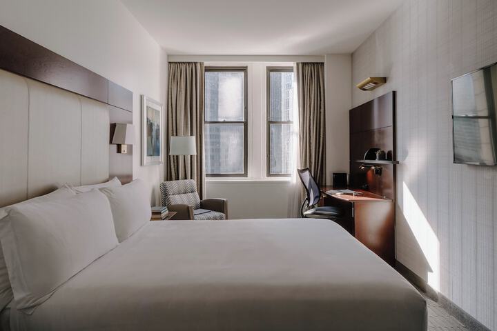 Club Queen Bed (9 of 21)