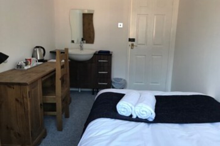 Room 32 of 40