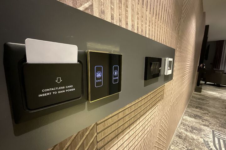 Room 10 of 84