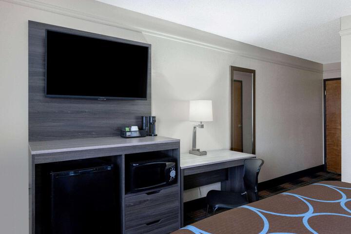 1 King Bed (14 of 14)