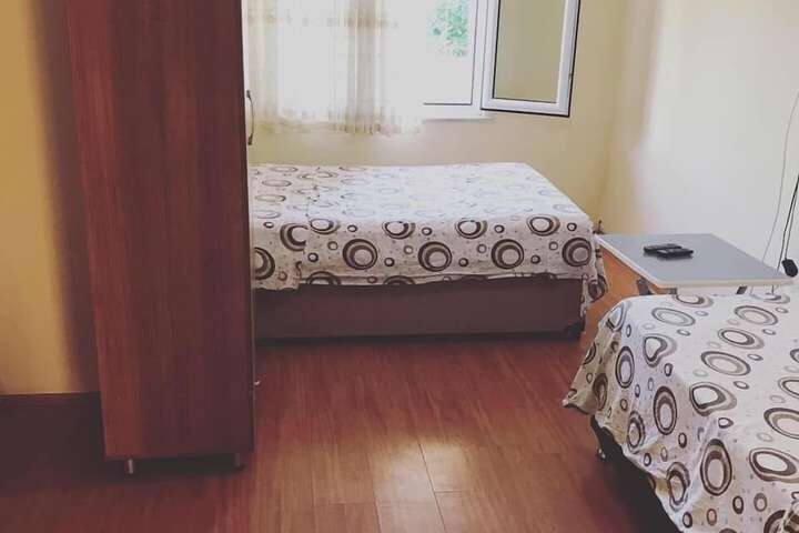 Room 7 of 18