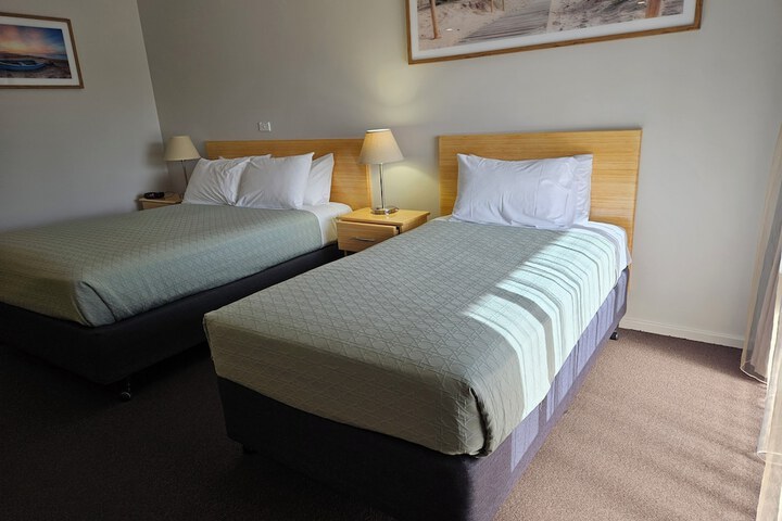 Room 37 of 114