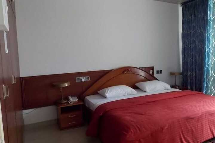 Room 5 of 27