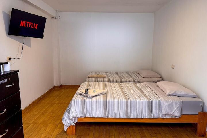 Room 6 of 12
