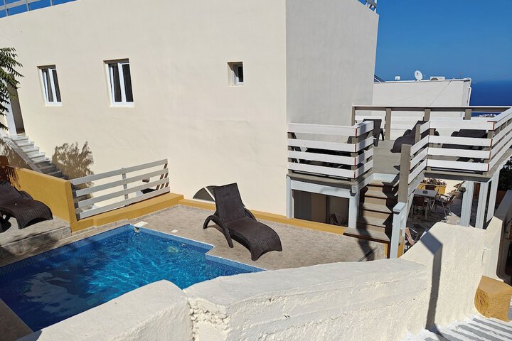 Hotel Pool