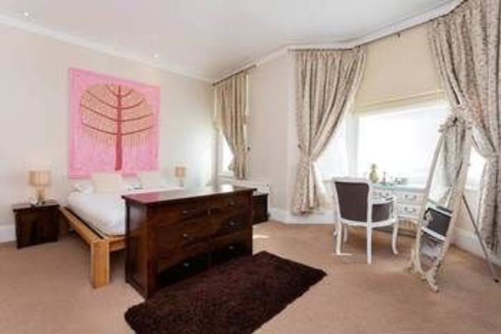 Room 8 of 26