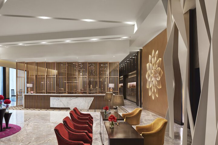 Entrance & Lobby