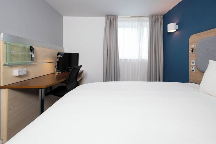 Room 43 of 84