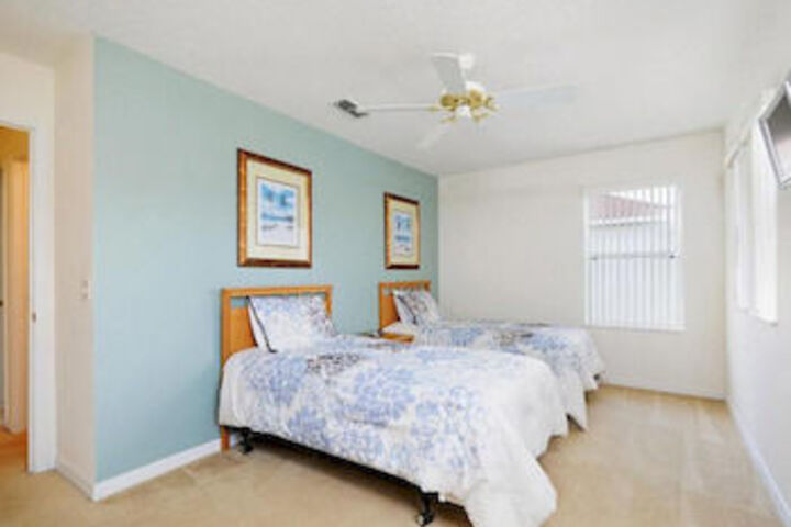 Room 202 of 380