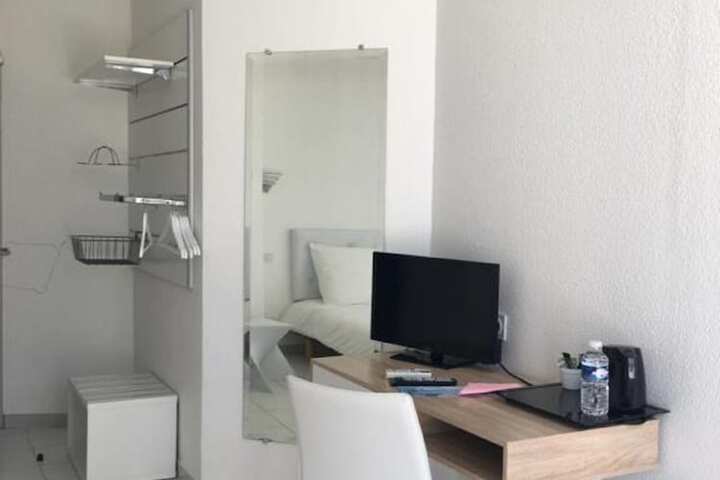 Room 7 of 35