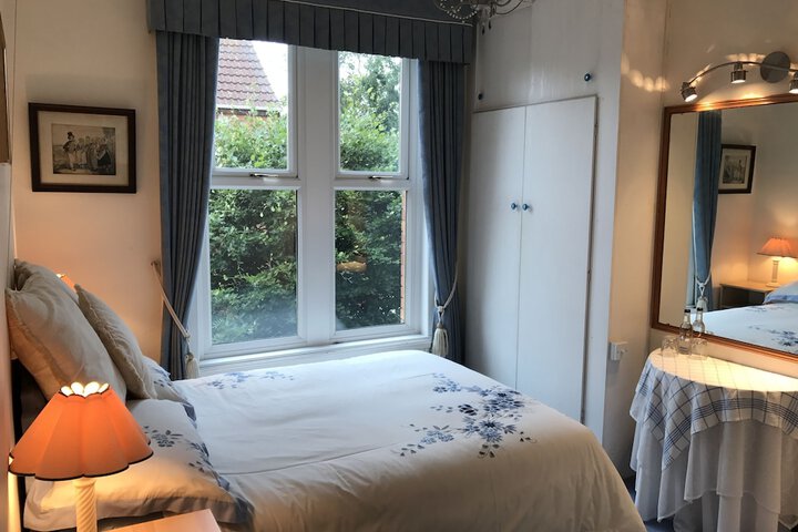 Room 3 of 68