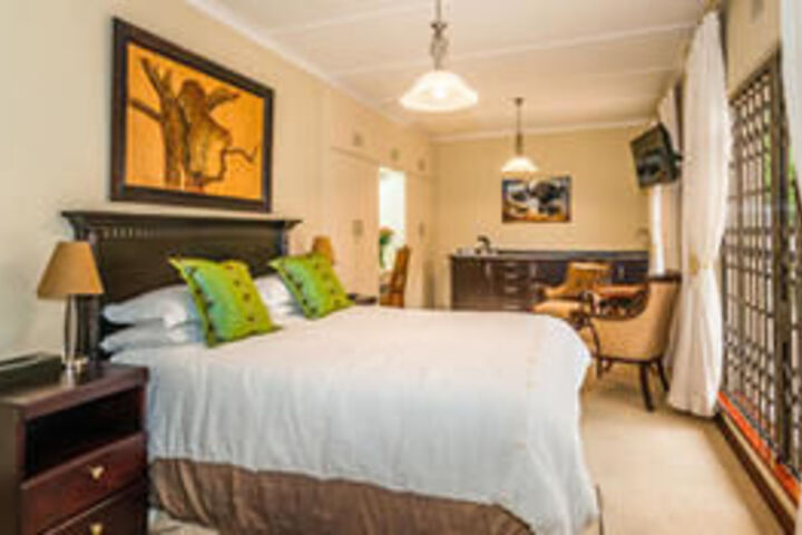 Room 4 of 6