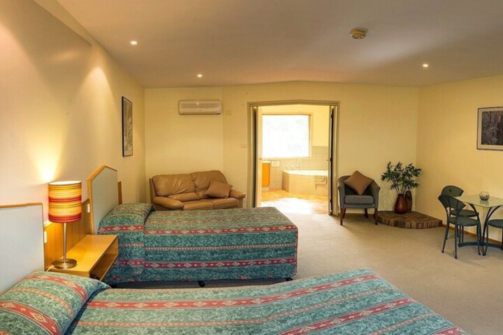 Room 4 of 42