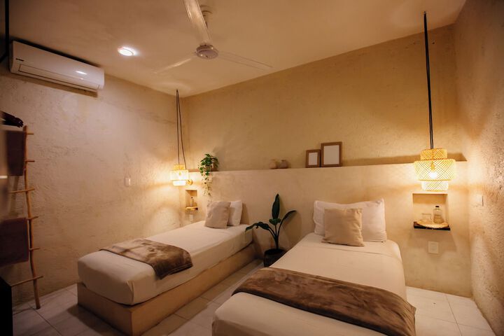 Room 44 of 117
