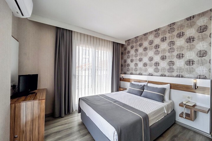 Room 19 of 38