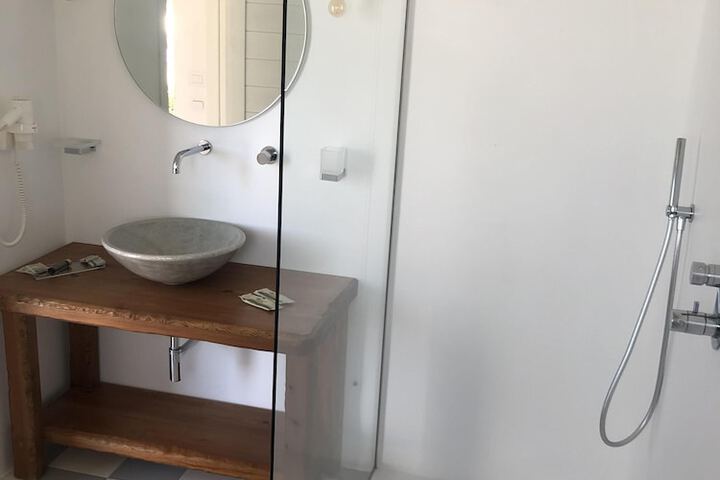 Room 58 of 83