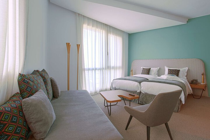 Room 8 of 35