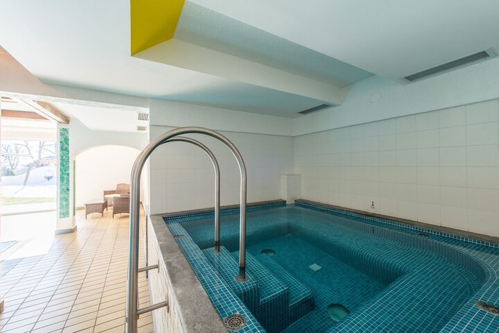 Spa 11 of 55