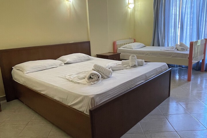 Room 9 of 31
