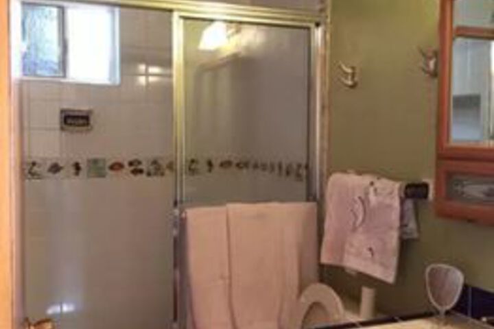 Room 2 of 8