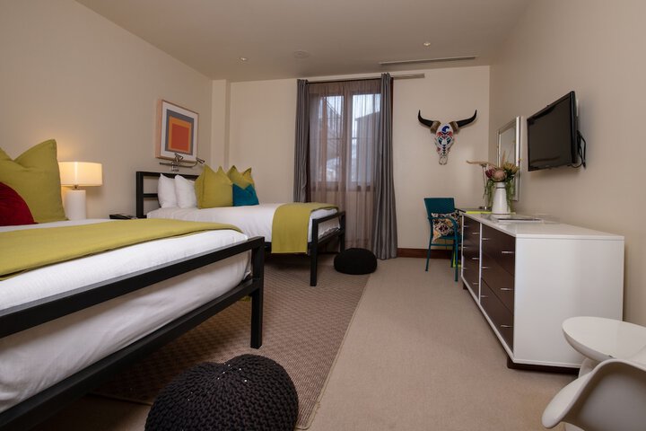 Room 28 of 158