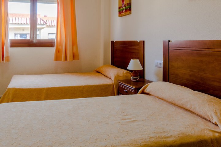Room 28 of 74