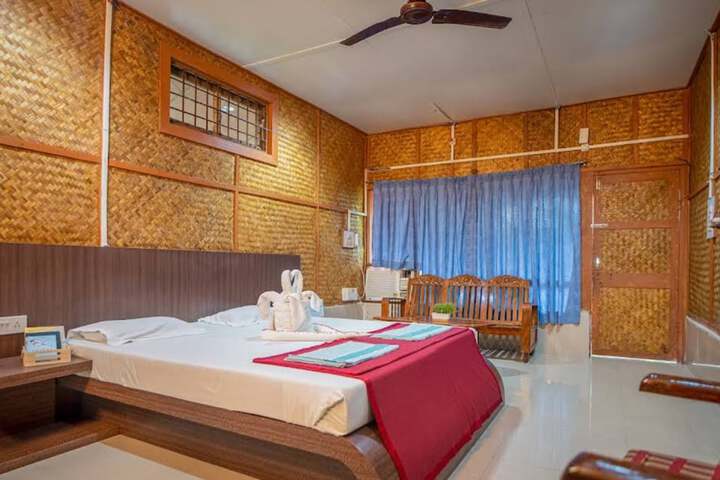 Room 3 of 6