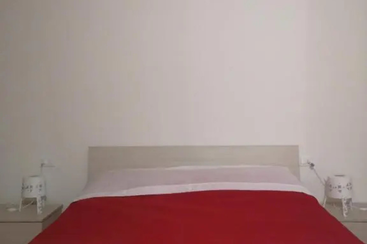 Room 5 of 8