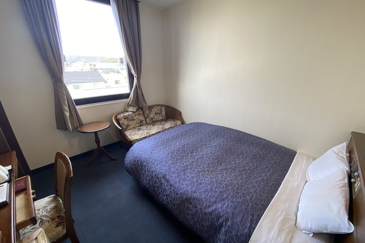 Room 9 of 69